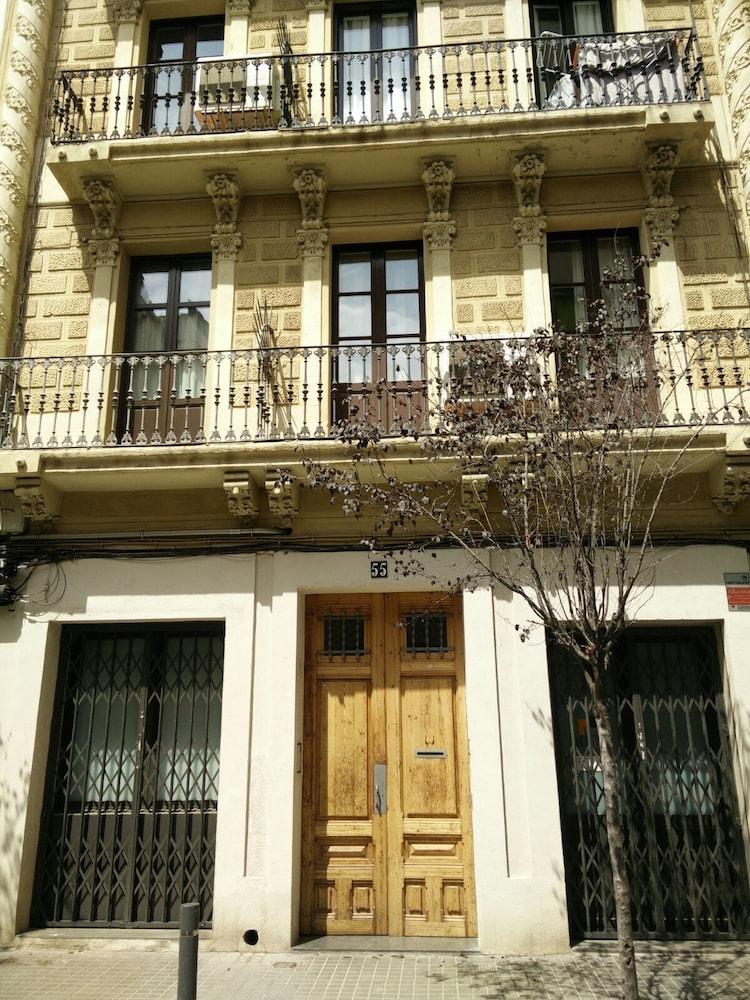 Апартаменты Weflating Gracia Барселона Экстерьер фото